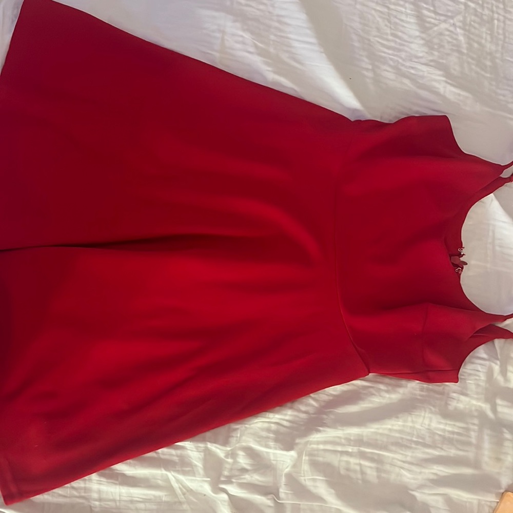 Beautiful red short dress perfect for homecoming!